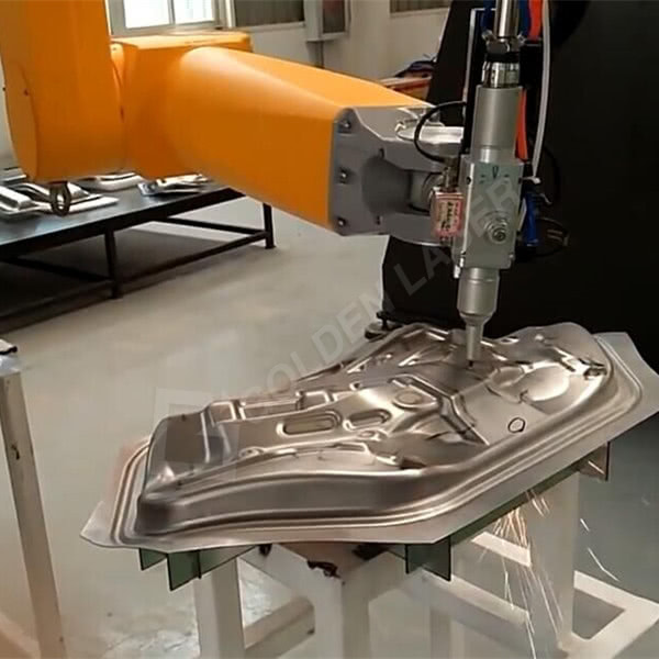 3D Robot Arm Laser Cutter Kwa Osafanana Zitsulo Mapepala M'makampani Agalimoto